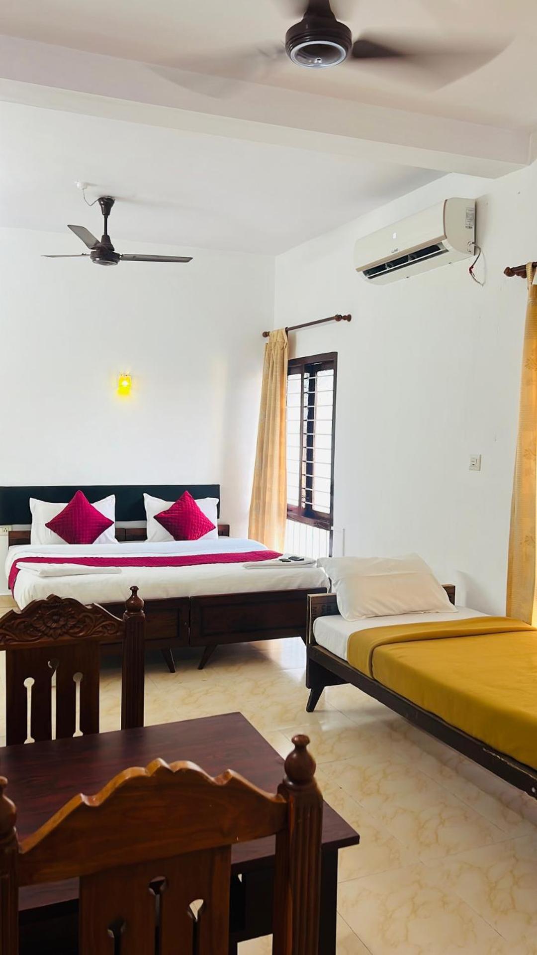 Hotel Sunday - Townhouse Club Airport Trivandrum Thiruvananthapuram Exterior foto